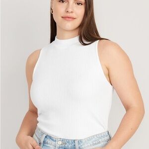 Fitted Sleevless Mockneck Shirt